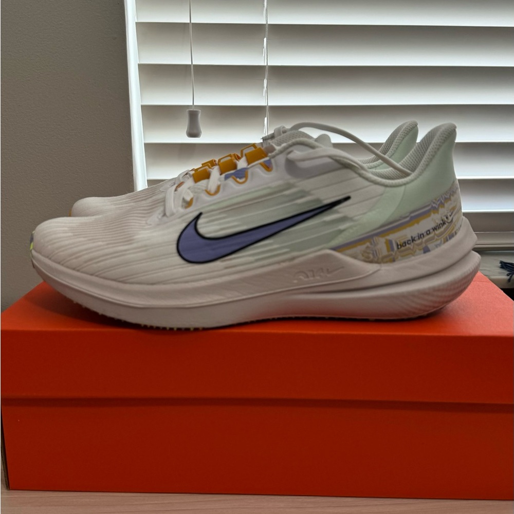 Nike White and Lavender Athletic Sneakers